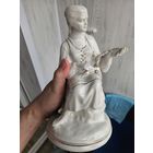 СТАРТ С 1 РУБЛЯ БЕЗ МЦ НА 3 ДНЯ Фарфоровая статуэтка "Девушка с венком"