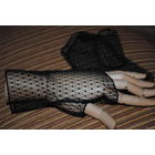 Новые перчатки-МИТЕНКИ-из чёрного, кажется, что нейлонового кружева: (сеточка в мелкую горошку). Покупала для себя, - но красота пролежала в шкафу почти год, поэтому и решила с ними расстаться(!