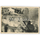 Подбитый из зенитного орудия БТ-7 между Минском и Смоленском, лето 1941. Фото из немецкого альбома.