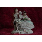 Статуэтка фарфоровая  (высота 16 см, ширина 13 см )   целая