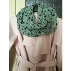 Снуд шаль палантин Ширина 90 см, 160 см по кругу Цвет салатный , в Черные капельки горошки