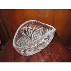 Ваза-лоток,конфетница хрустальная,размер 13(высота)х22 см.С рубля.