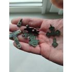 3 старинных редких крестика под реставрацию,крупные,с рубля