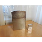 Большая зажигалка.