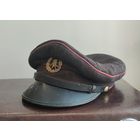 Фуражка пожарника , пожарный