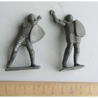 Солдатики рыцари 2 шт. с дефектами пластик произведено в СССР