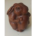 Японская деревянная статуэтка. Камасутра кроликов.