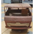 Большой автомобиль МАЗ времен СССР с рубля.