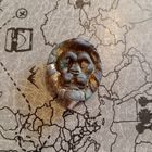 Накладка голова льва с креплением позолота в патине