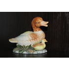 Фарфоровая статуэтка "Уточка с утенком".