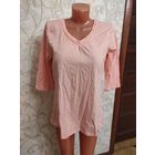 Лонг кораллового цвета на 52-54 р. В идеальном состоянии. Длина 67 см, ПОгруди 52 см,  рукав укорочен 40,5 см. 100% хлопок.