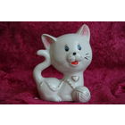 Статуэтка фарфоровая  " Котик "    целая  , высота 12 см , ширина 9.5 см