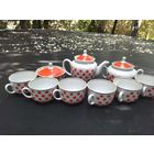 Сервиз чайный . Красный горох. Аукцион!