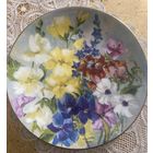 Тарелка коллекционная Цветы Ирисы Подсолнухи и др Англия Royal Doulton  винтаж