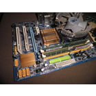 Материнская плата Gigabyte и др.комплектующие.С рубля.