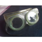 Очки защитные.