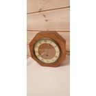 Часы настольные  Весна , в дереве, рабочие.