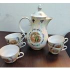 Винтажный фарфоровый  чайный сервиз Мадонна , ГДР , не полный 5 чашек и чайник , все в идеальном состоянии без трещин и сколов .