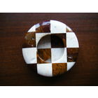 КАМЕНЬ. НАТУРАЛЬНАЯ  ЯШМА. Масонская пепельница. Вес около  900 гр( погрешность на весы ).