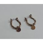 Серьги с круглыми подвеска. Диаметр подвески 0.6 см. Европа. Металл.