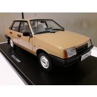 Авто "ВАЗ-21099" ("Легендар. совет. автомоб."). Журнал прилагается.