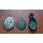 Три старых подвески.