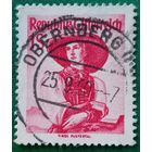 Австрия 25 сентября 1950. Женщина в традиционном костюме, долина в Тироле