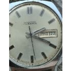 Часы Ракета с календарями.