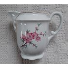 Сливочник , молочник,  фарфор. Ветка сакуры.