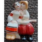 Статуэтка пара, На лавочке. Киев миниатюра.