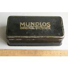 Жестяная коробка  для принадлежностей к швейной машине MUNDLOS ORIGINAL-VICTORIA первая половина ХХ века