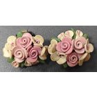 Красивые, винтажные серьги на клипсах.