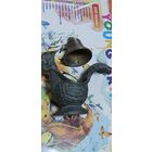 Колокольчик и статуэтка