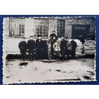 Фото из СССР. Бригада строителей. 1950-е. 8х11 см.