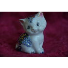 Статуэтка фарфоровая  " Котик "    целая  , высота 6,5 см