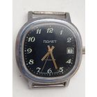 Часы Полет. Баланс цел, встряхнешь, некоторое время идут и останавливаются. Календарь перебрасывается. Требуется обслуживание,т.к долго лежали без хода.