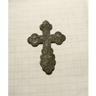 Нательный крестик.