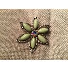 Брошь Звезда Салатовый Люцит Англия  винтаж