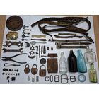 Лот находок по РККА и не только (элементы конской сбруи, пряжки, инструмент, замки/ключи, стекло, бакелит)