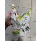 Девушка на ладье фарфор