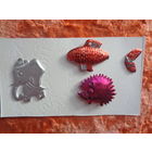 Ёлочная игрушка. Пластик. Картонаж.