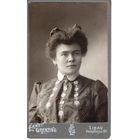 Либава. Ателье Гренцинга. Женский портрет. Нач. ХХ в. На картоне. 102 х 63 мм