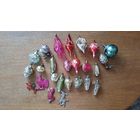 С 1 рубля! Ёлочные игрушки лотом. Есть интересные. Состояние разное. Все на фото.