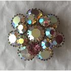 Брошь. Один камешек не родной.