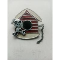 ЗНАЧОК СОБАКА НА ЦЕПИ (НАКЛАДНОЙ)