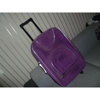 Чемодан дорожный