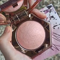 Хайлайтер (спаркл) Fenty Beauty By Rihanna Diamond Bomb в оттенке Rose Rave