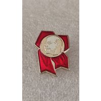 Значек знак Ленин,200 лотов с 1 рубля!!!