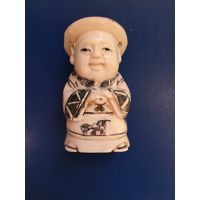 Нецкэ, кость, штихельная проработка