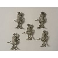 Солдатики  5 скелетов ( второе фото для сравнения размера )